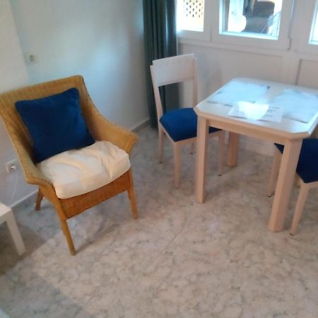 Appartamento Los Cisnes Beach Studio 100M Playa Benalmádena Esterno foto