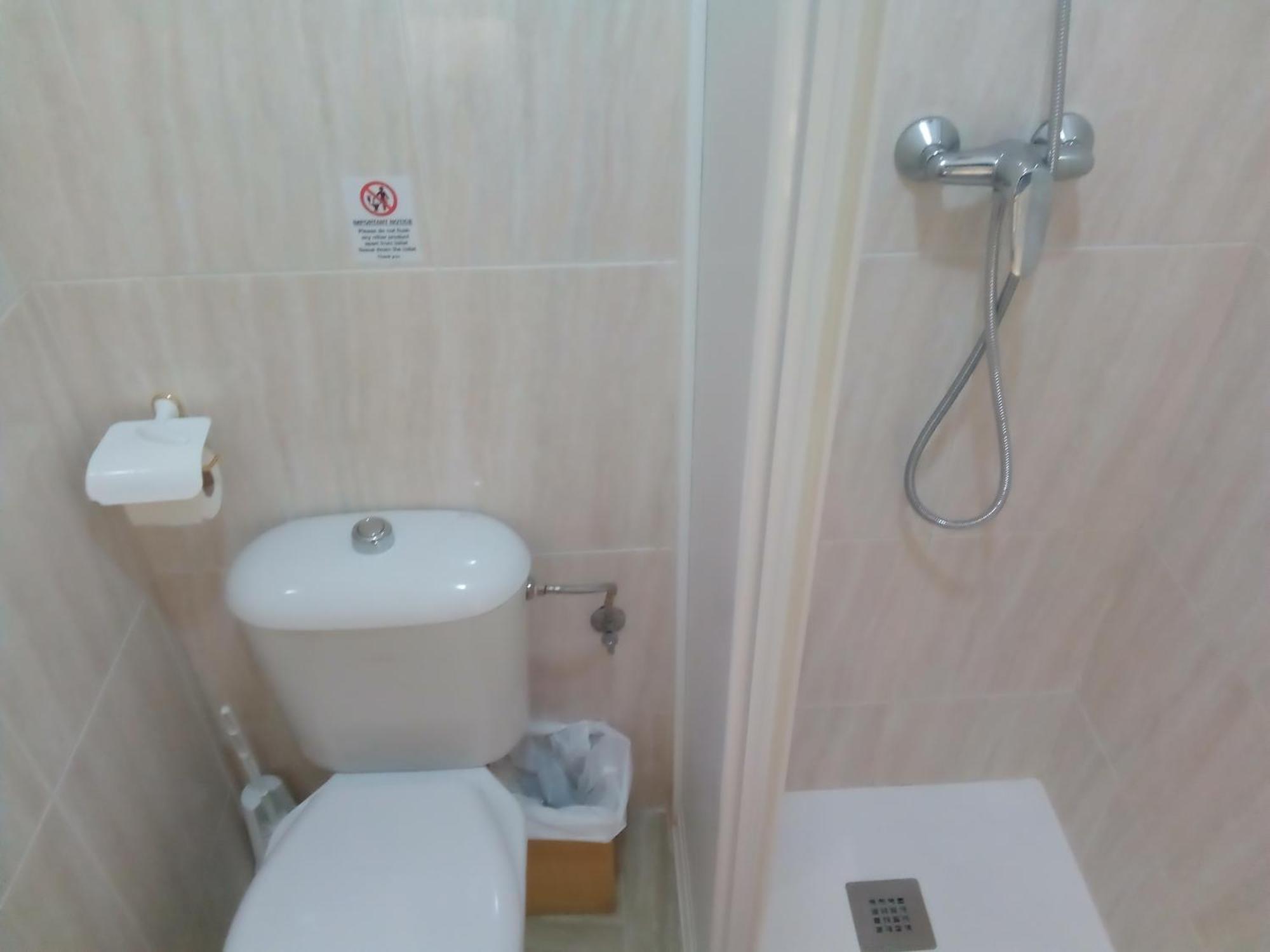 Appartamento Los Cisnes Beach Studio 100M Playa Benalmádena Esterno foto
