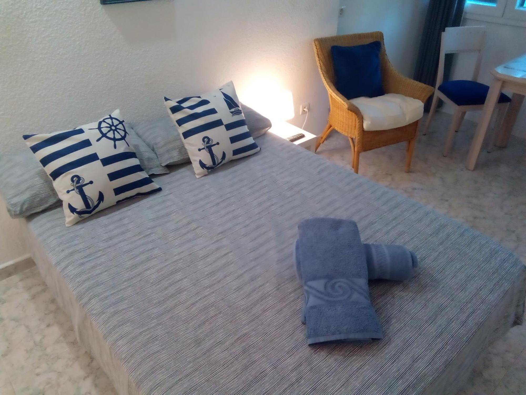 Appartamento Los Cisnes Beach Studio 100M Playa Benalmádena Esterno foto